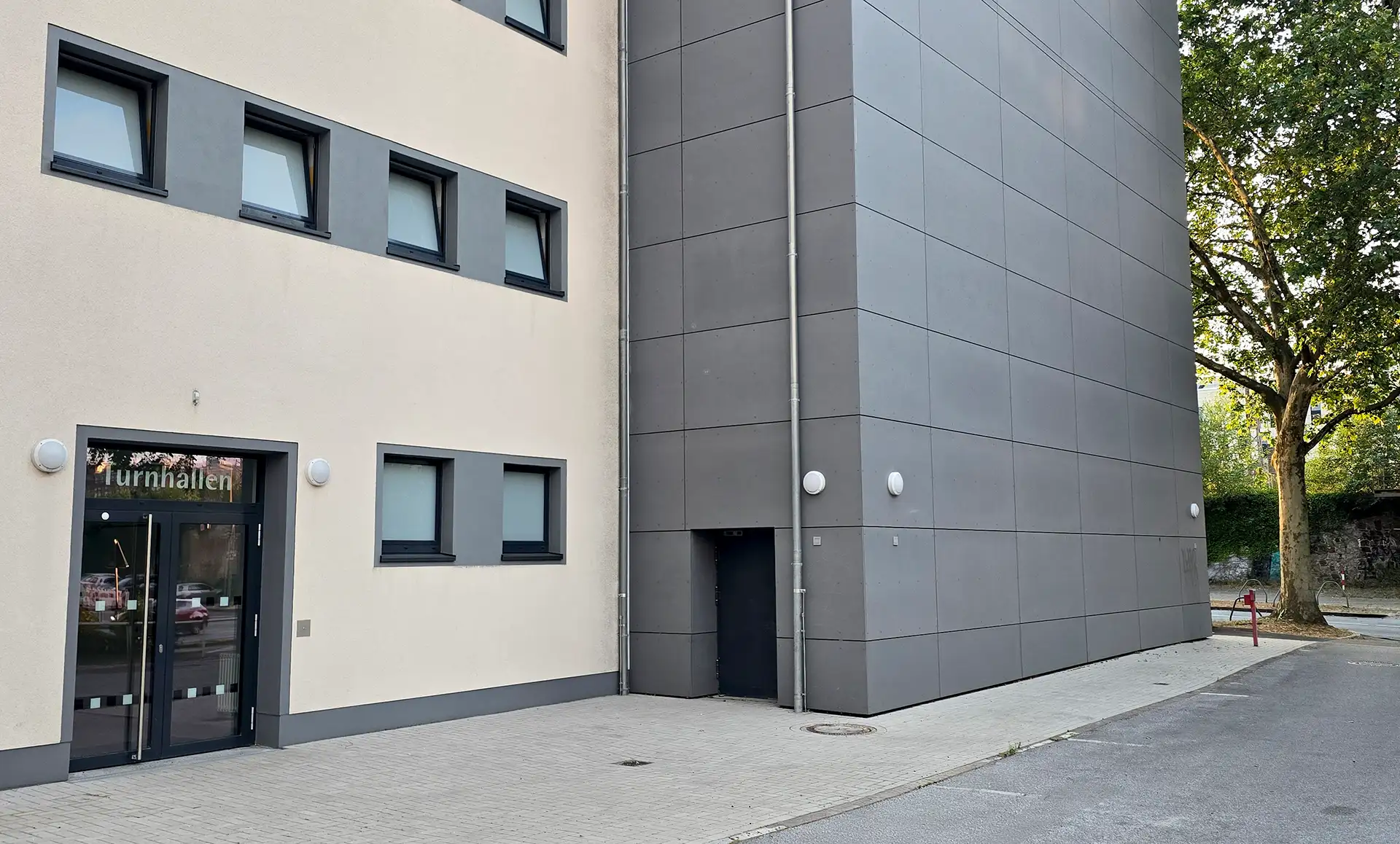 Trainingsbeginn in modernisierter Turnhalle
